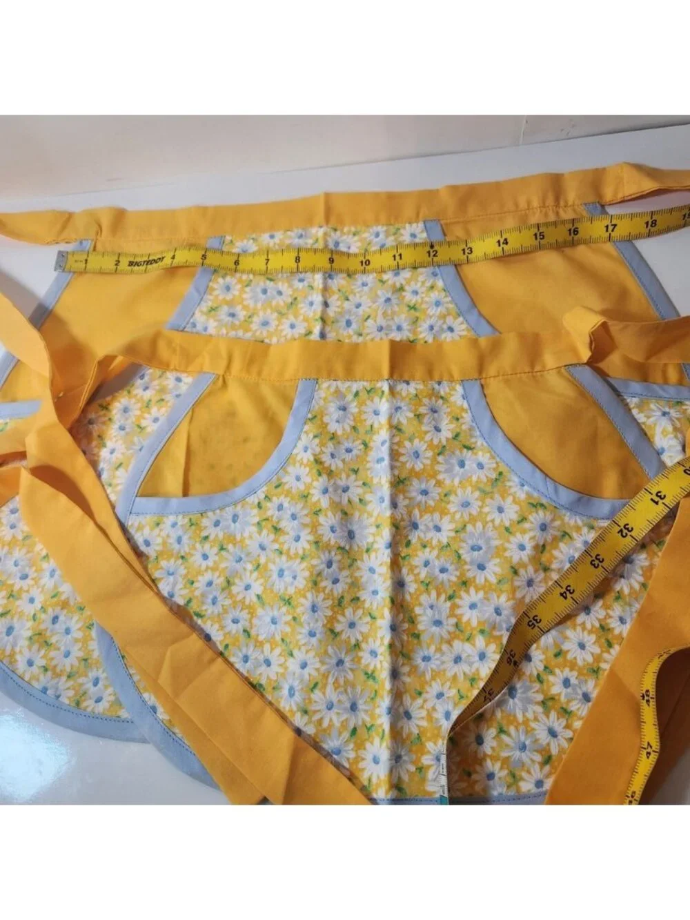 Stunning Mother and Me Handmade  Floral Daisy Half Apron Set Cottagecore Retro